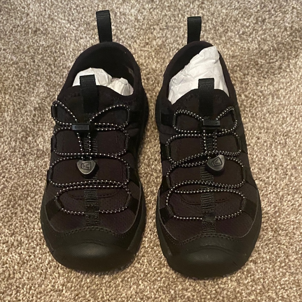 Keen Black Slip-On Athletic Shoes with Reflective Bungee